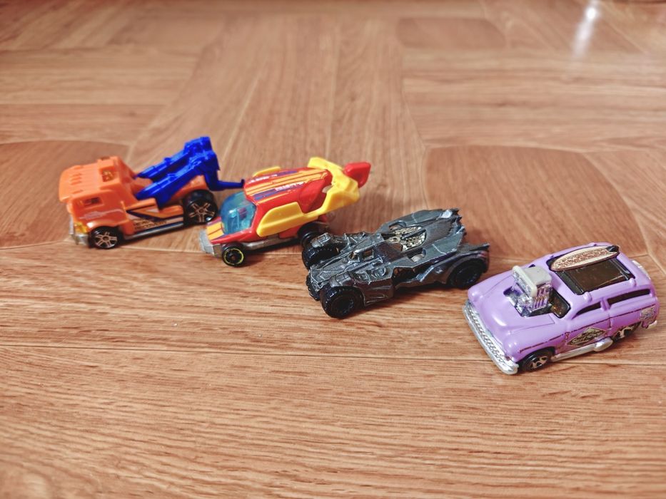 Машинки Hot Wheels