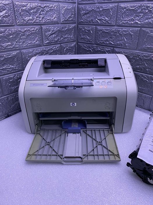 Лазерний Принтер hp 1020