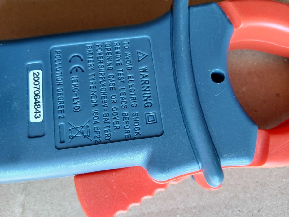 Кліщі для вимірювання струму DT201D