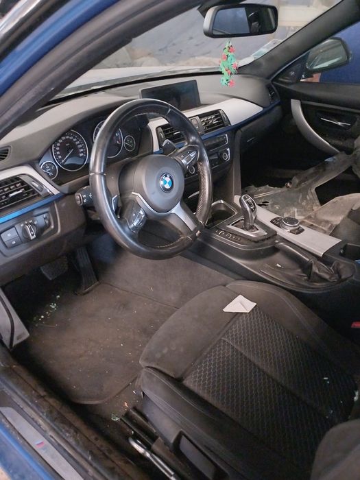 BMW 320d F30 pack M para peças