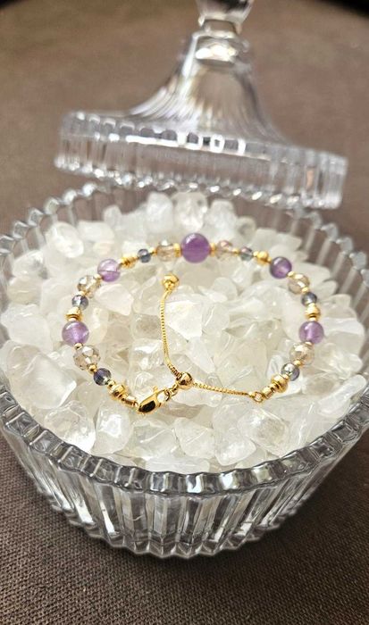 Pulseira de ametista natural e grãos de cristal austríaco