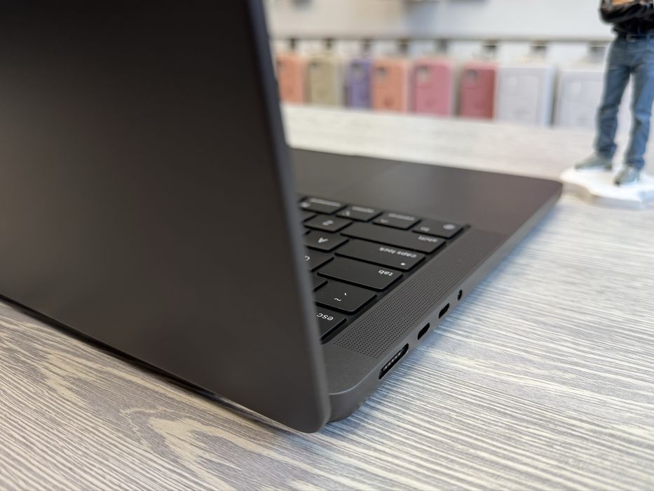 MacBook Pro 14  M4 Pro / RAM 24 / SSD 512 GB / 12C CPU / 16C GPU / Space Black / 2024