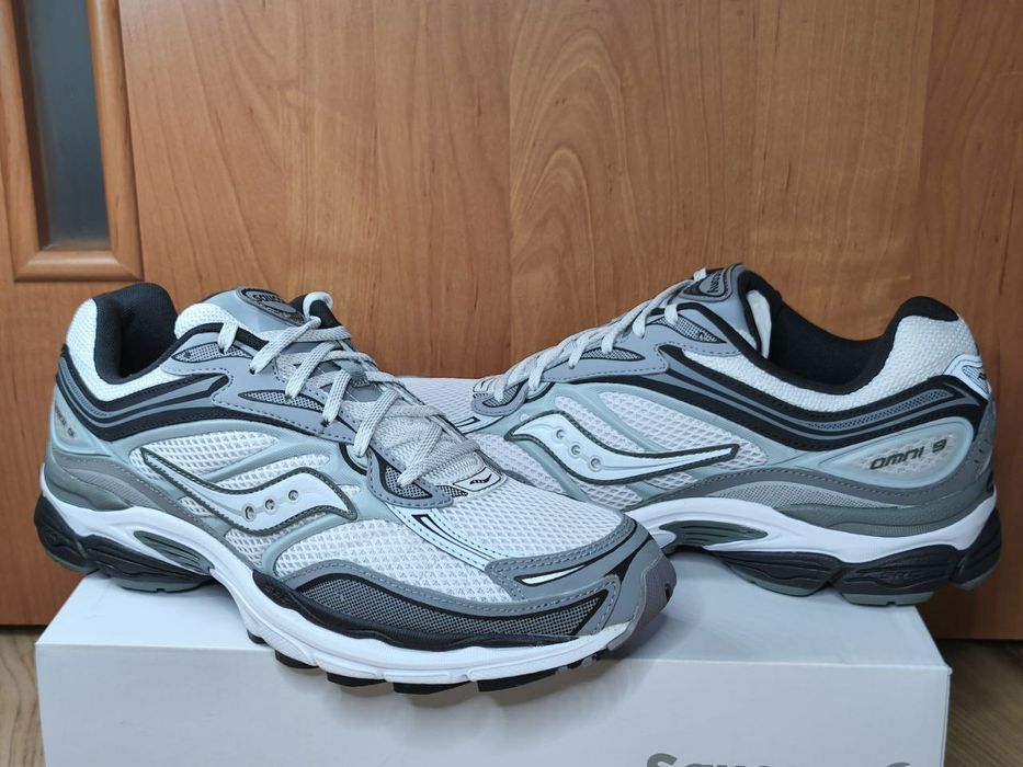 Оригінал. Нові кросівки Omni 9