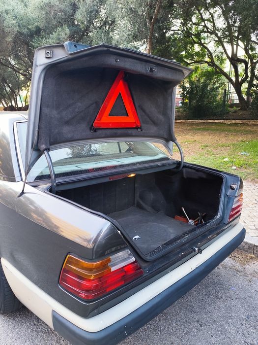 Mercedes W124 200D