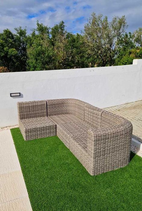 Conjunto jardim Hespéride com mesa centro rattan em muito bom estado