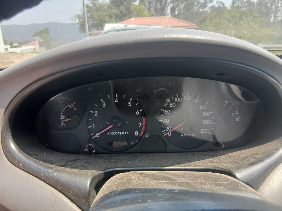 hyundai lantra 1.6gls foto 2
