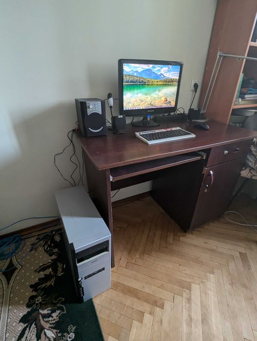 Комп'ютер з монітором