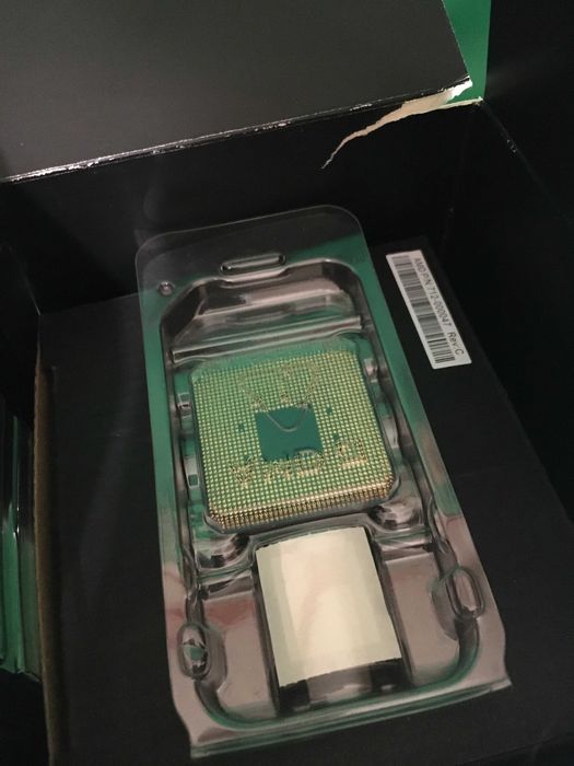 CPU AMD Ryzen 7 2700 como novo (+ caixa + cooler original)