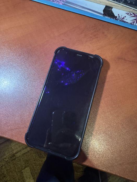 Iphone 12 + etui + kabel