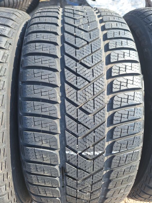 Opony zimowe Pirelli Sottozero 3  245 40 r18 97V