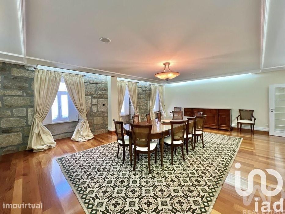 Casa / Villa T5 em Canas de Senhorim de 437 m2