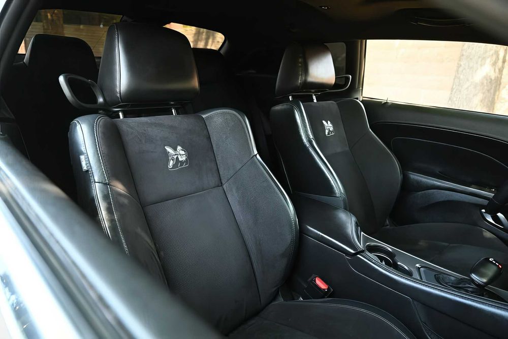 Dodge Challenger      2019