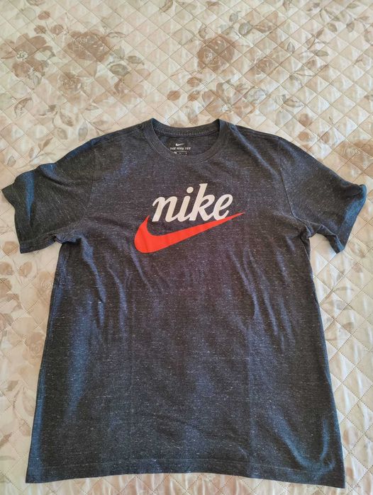 T-shirt Nikes tam. L em excelente estado