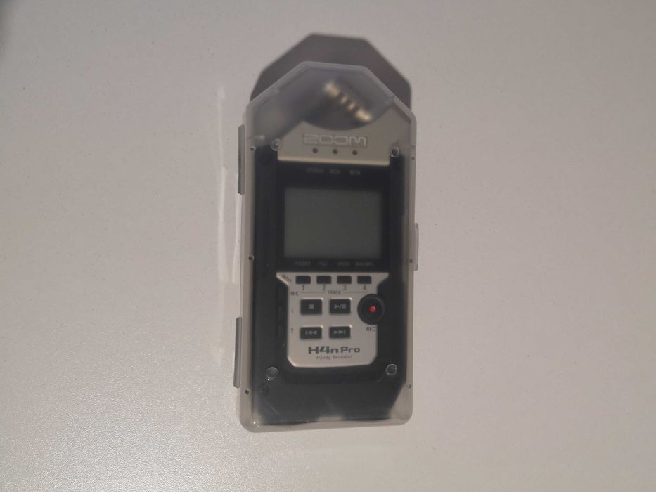 Gravador Zoom H4n Pro (com Cartão SD e Windshield)