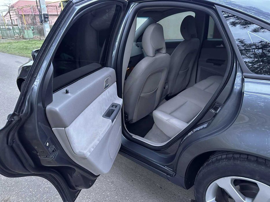 Volvo S40 в отличном состоянии (1,6 бензин, 2006 год)