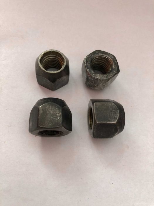 Nakrętka M12x1,5 mm szpilki koła ciągnika - ilość 4 szt.