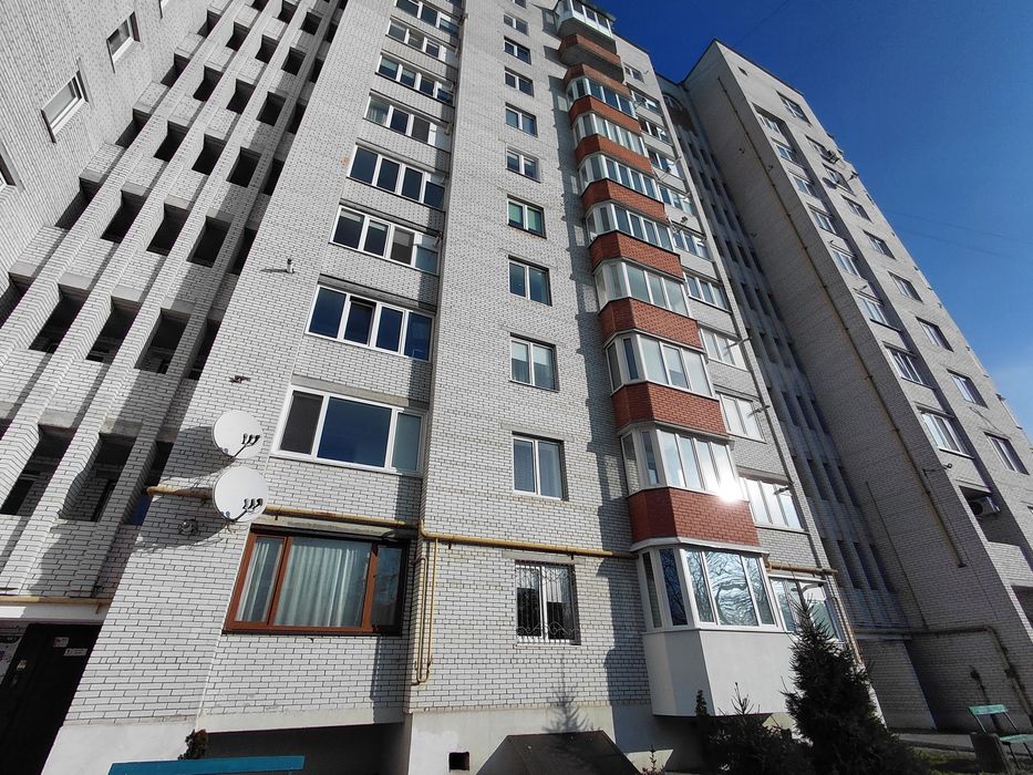 Продаж 3к квартири 90.8 кв. м на вул. Бережанська
