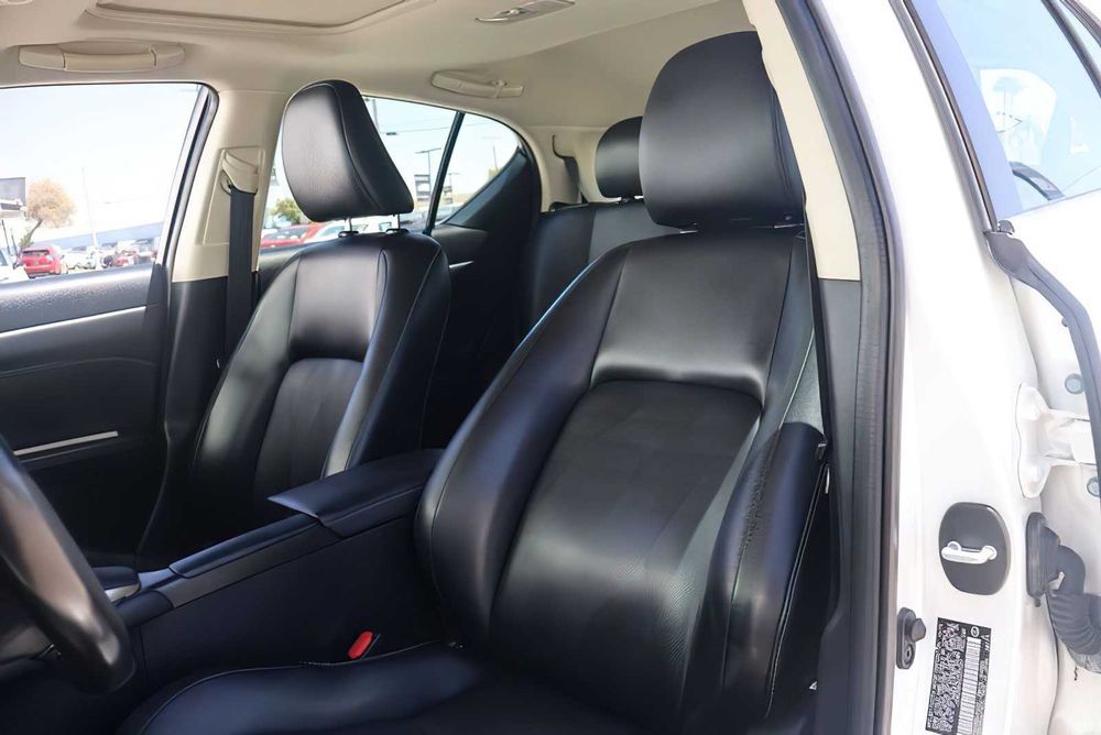 Lexus CT 200h      2016