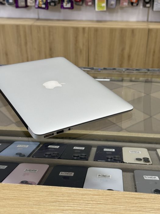 MacBook Air 11 2015 i5 4/128Gb