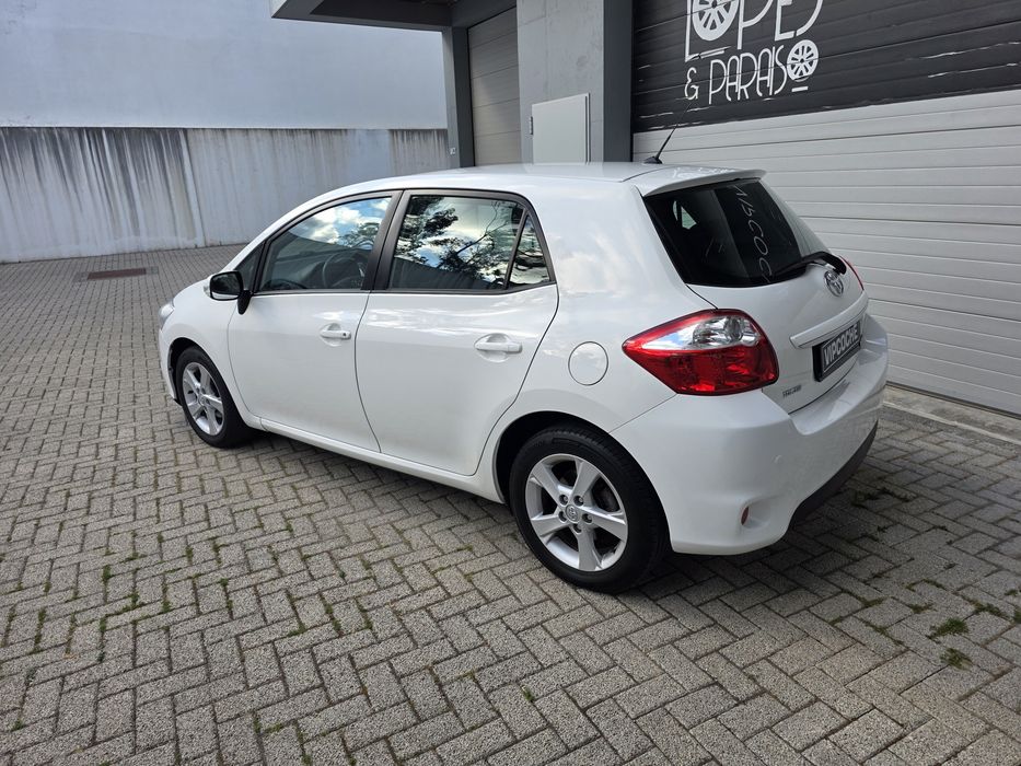 TOYOTA Yaris EXCLUSIVE 1.3VVT-i 100CV  - Excepcional