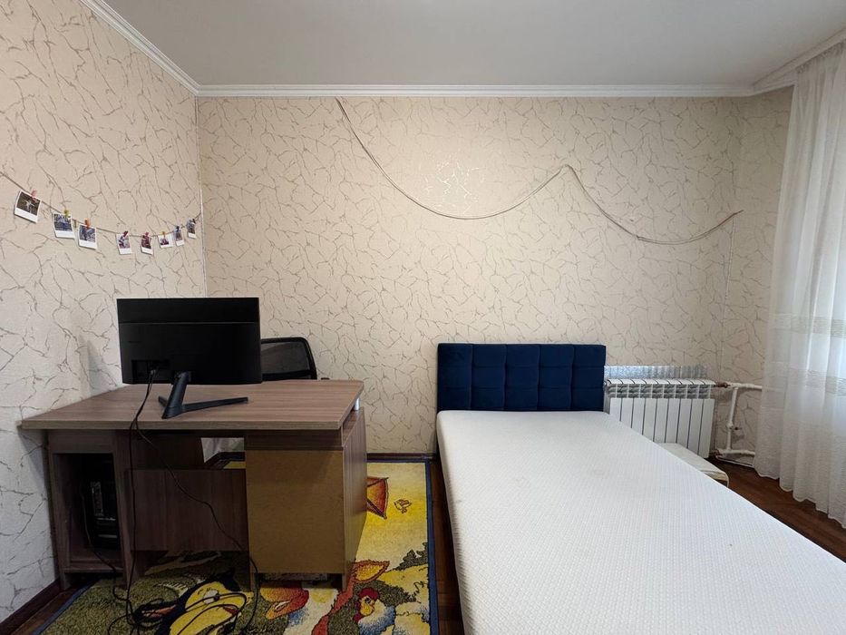 Продам 4-кімнатну квартиру з ремонтом!