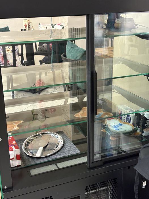 Lada cukiernicza chłodnicza Carina Es System