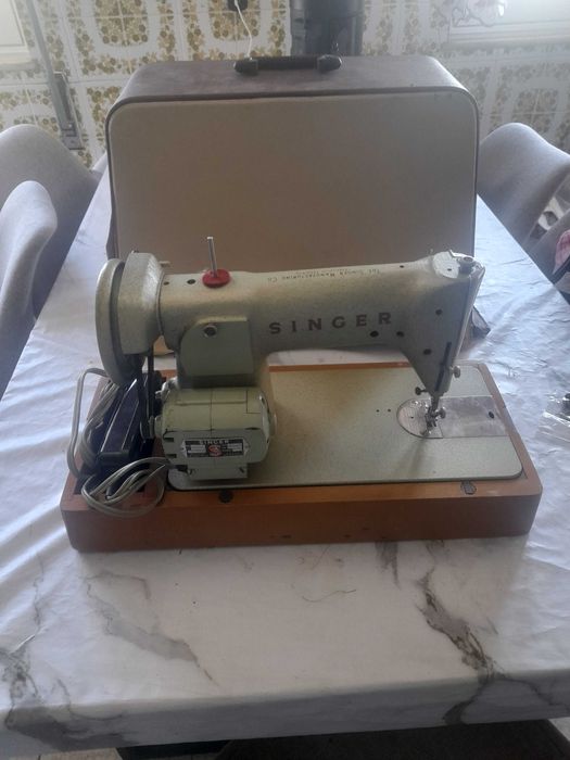 Maquina de costura singer
