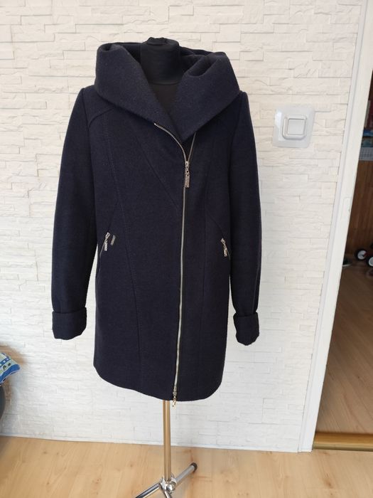 Granatowy płaszcz kurtka wełna