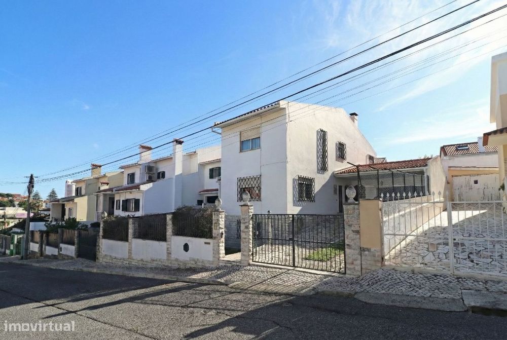 Fantástica Moradia T4+1  a 5 minutos do Mar no Alto da Parede, Cascais