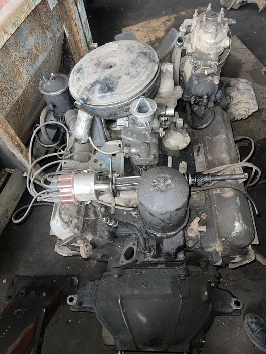 Мотор бензиновий на зіл 8 циліндровий