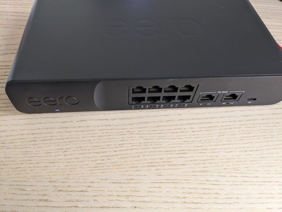 Amazon Eero Gateway 10 портовий світч з PoE 10GBE