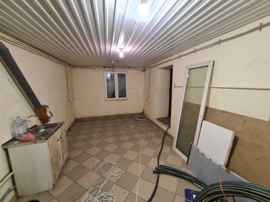 Склад 50 м² — сухий, теплий і без тарганів!