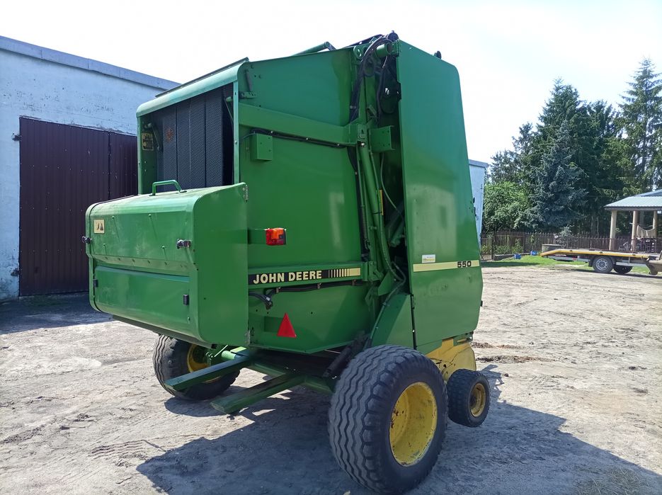 Prasa rolującą John Deere 550 siatka,sznurek