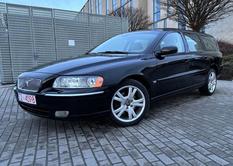 Volvo V70 DOSKONAŁY Stan Bezwypadkowy Gotowy na LPG Orginalny LAKIER Drugie koła