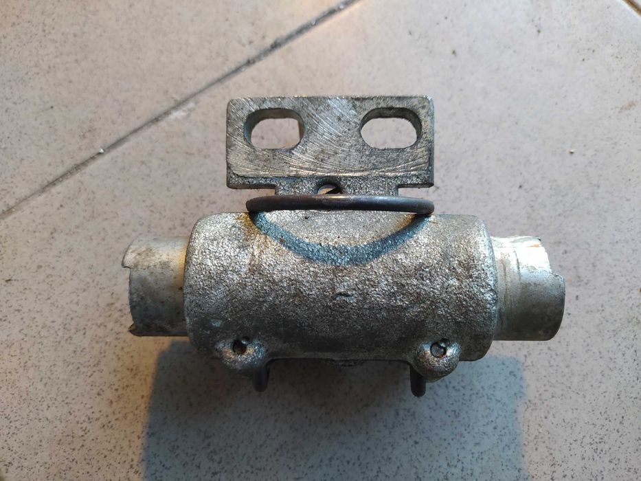 Tatra 148 cylinder hamulca ręcznego