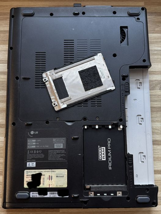 Wyjątkowy Laptop LG z PCMCIA, FireWire i Win 10 Pro - Chorzów