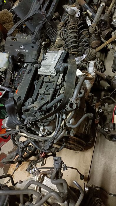 Запчастини гольф 5