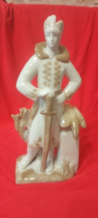 Продам статуетку