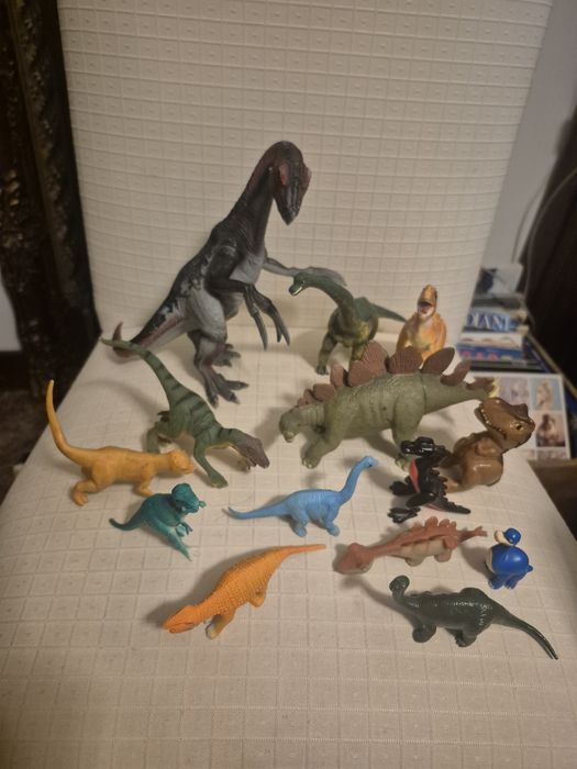 Lote variado de dinossauros