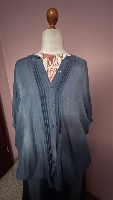 Koszula jeansowa  z ozdobnym przeszyciem oversize  42/44/46