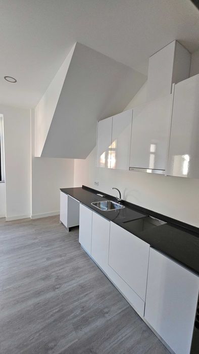 Edifício reabilitado para investimento | 8 unidades + rooftop | Ativo