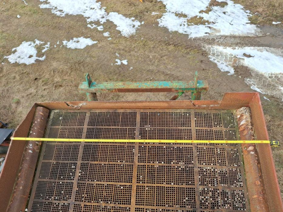 Przesiewacz wibracyjny stacjonarny 1-pokładowy 1630x6300 mm | Silnik