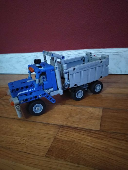 Legos TECHNIC                                    .