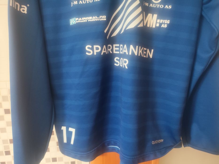 Sweat Oficial de treino futebol da equipa FK Jerv