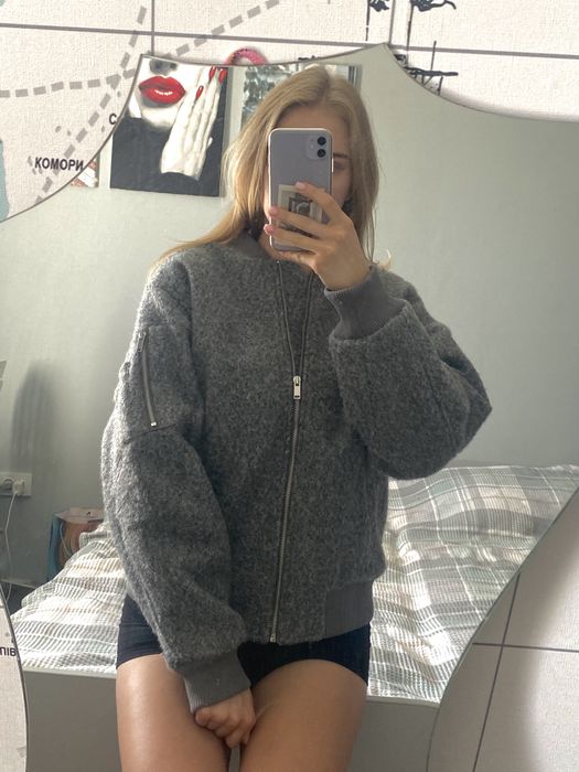 Бомбер H&M в букле