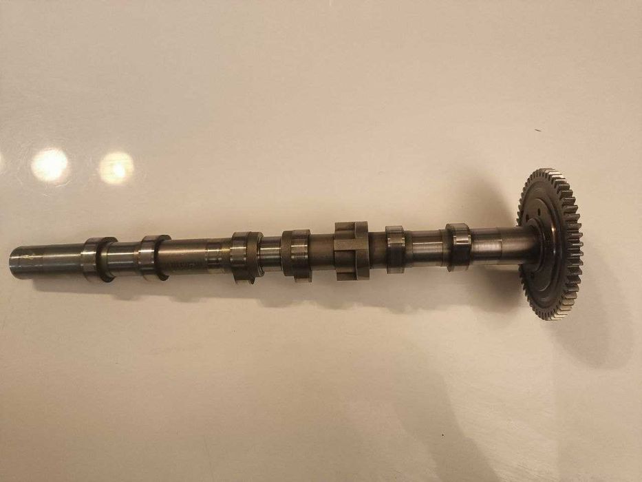 Розподільний вал Mersedes OM642 A6420507201 оригінал б/у