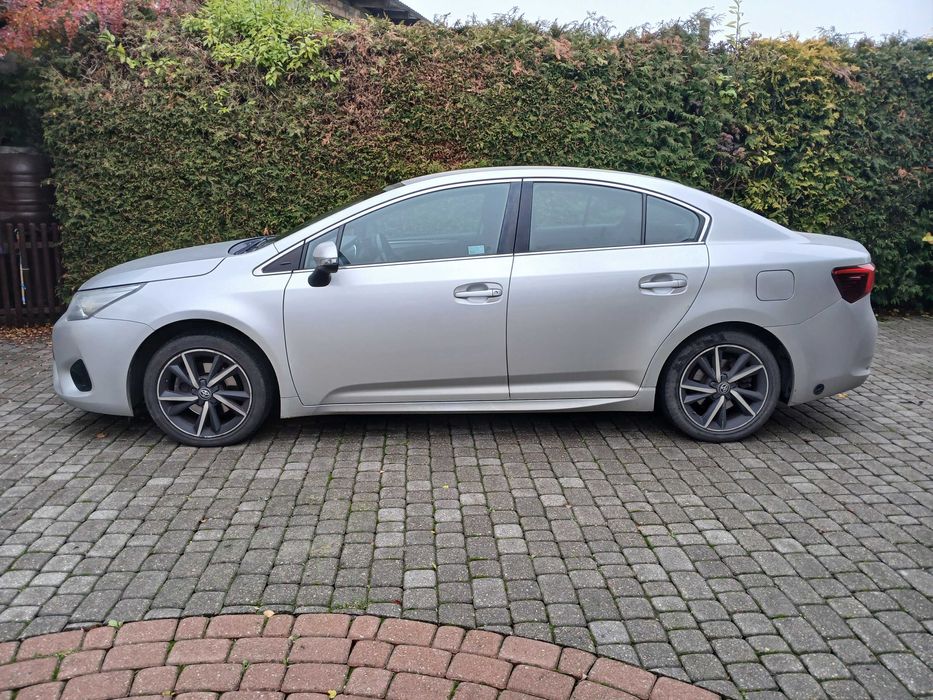 sprzedam toyota Avensis T29