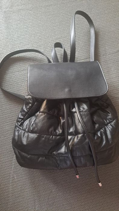 Czarny elegancki plecak Reserved