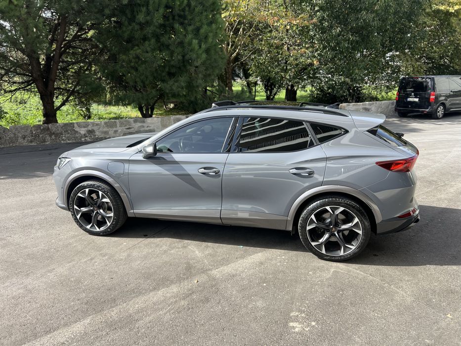Cupra formentor VZ 245CV híbrido FULL EXTRAS nardo grey foto 4