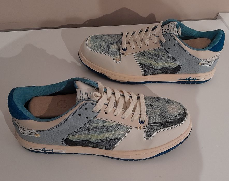 Buty inspirowane obrazem Vincenta van Gogha "Gwiaździsta Noc"